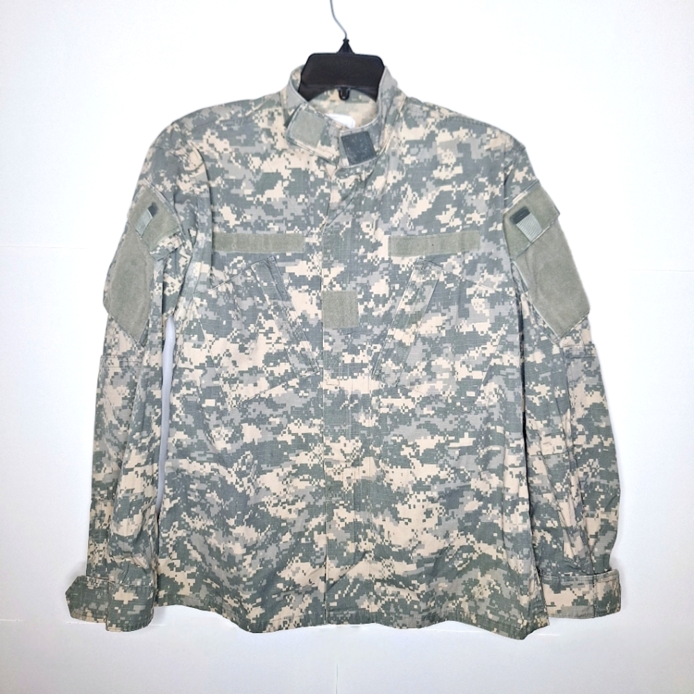 Military core jacket size medium/regular.